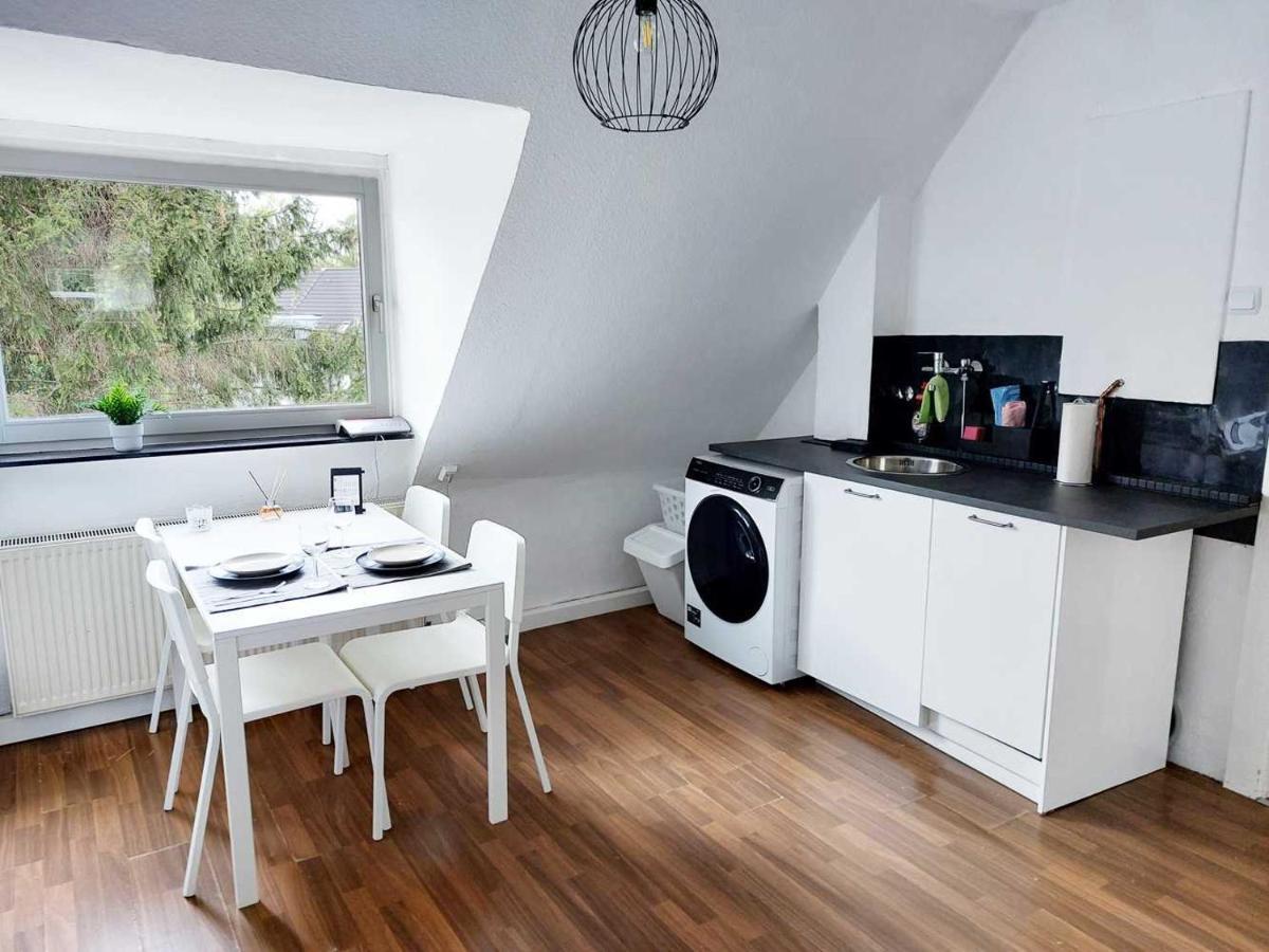 Cozy Apartment With Garden In Gelsenkirchen Esterno foto