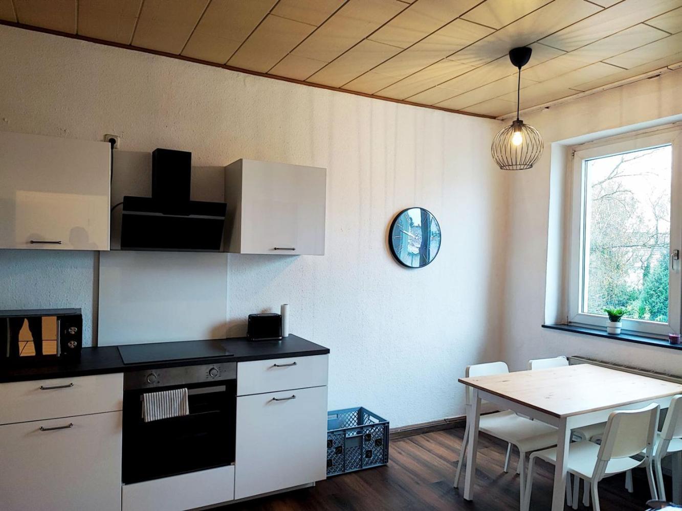 Cozy Apartment With Garden In Gelsenkirchen Esterno foto