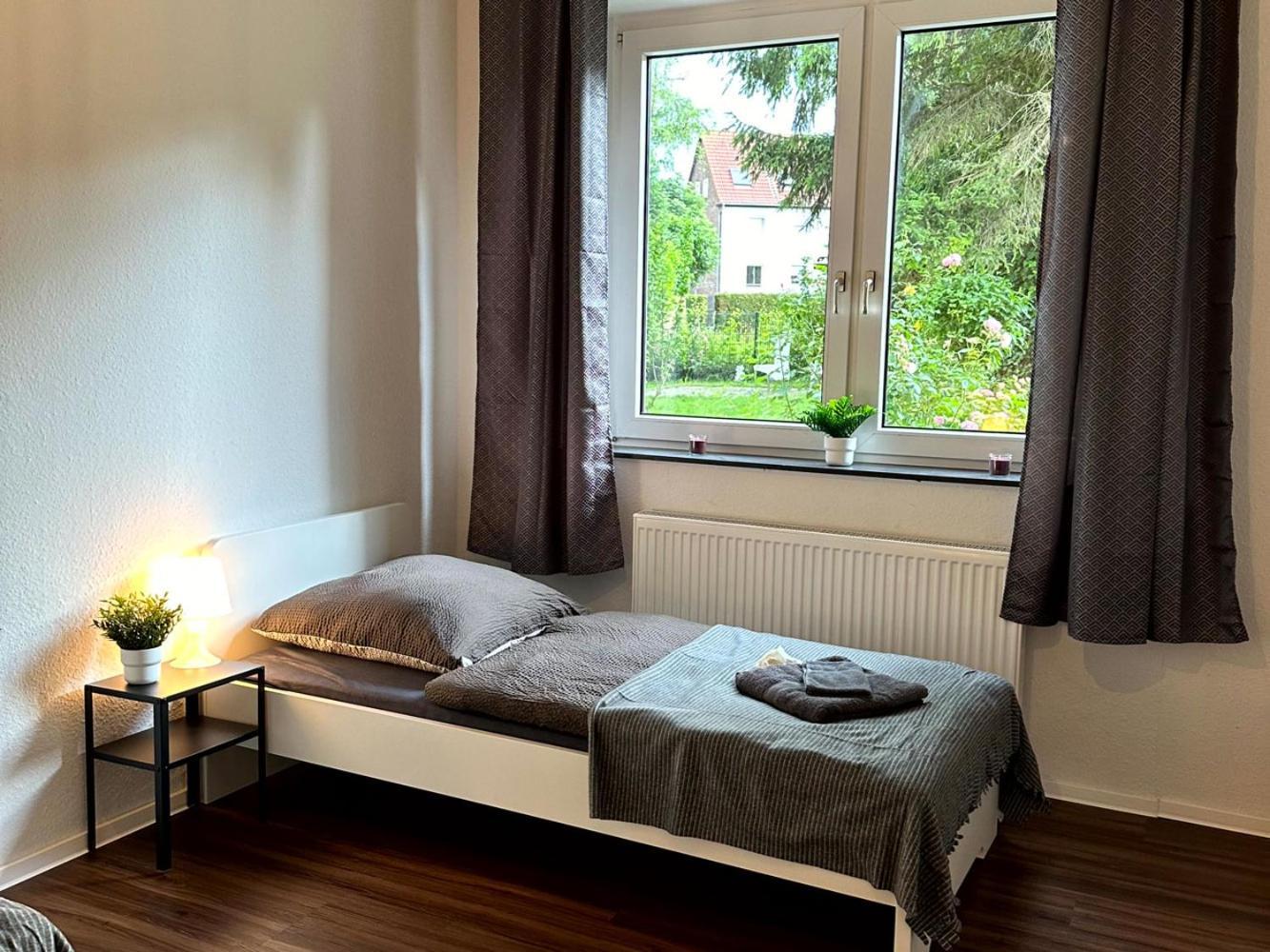 Cozy Apartment With Garden In Gelsenkirchen Esterno foto