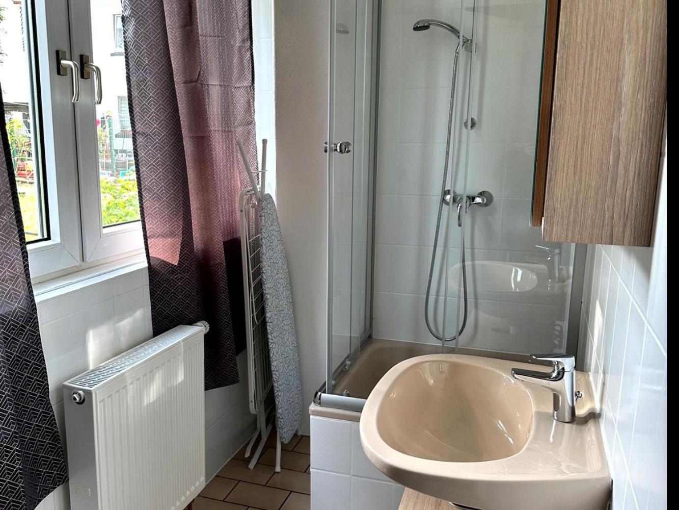 Cozy Apartment With Garden In Gelsenkirchen Esterno foto