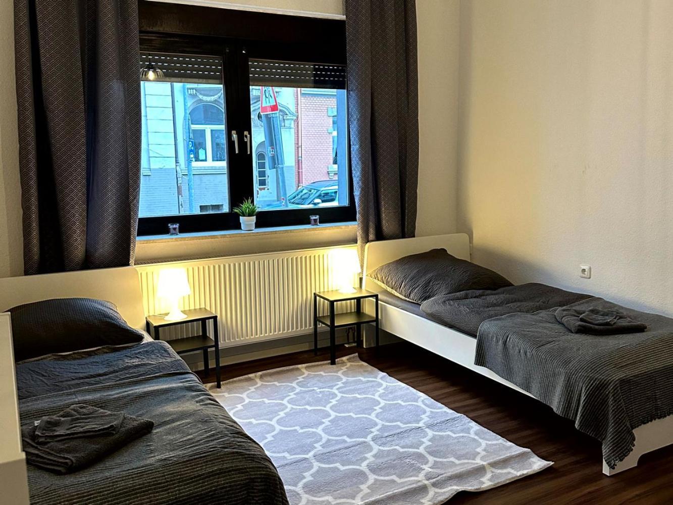 Cozy Apartment With Garden In Gelsenkirchen Esterno foto