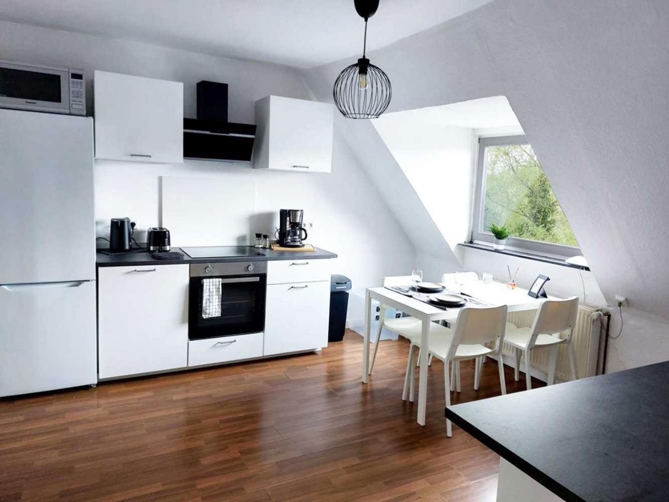 Cozy Apartment With Garden In Gelsenkirchen Esterno foto